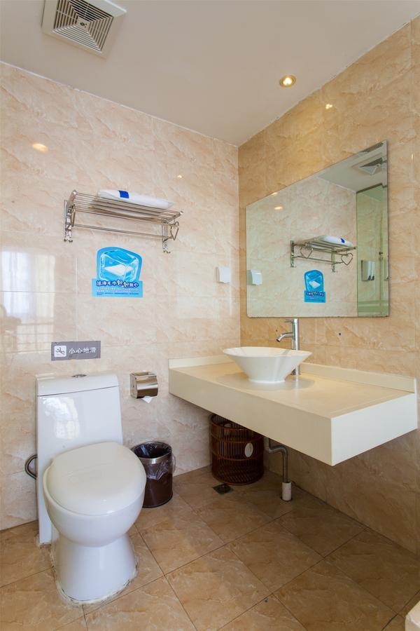 7Days Inn Qingdao Shandong Raod Zhenning Overpass Екстериор снимка